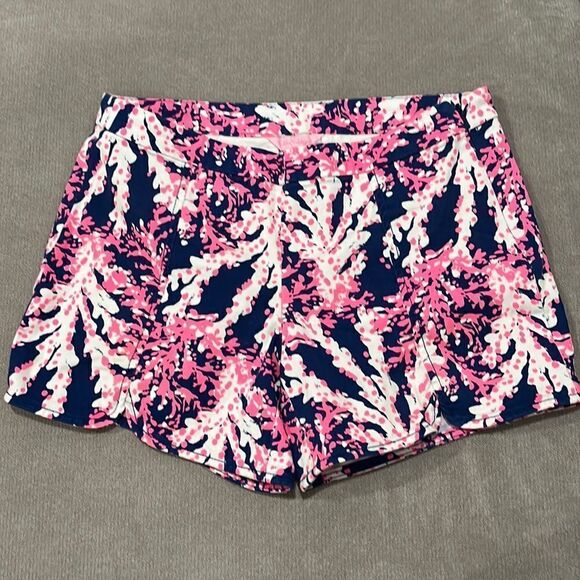 Lilly Pulitzer shorts w/ side zip - Picture 1 of 3
